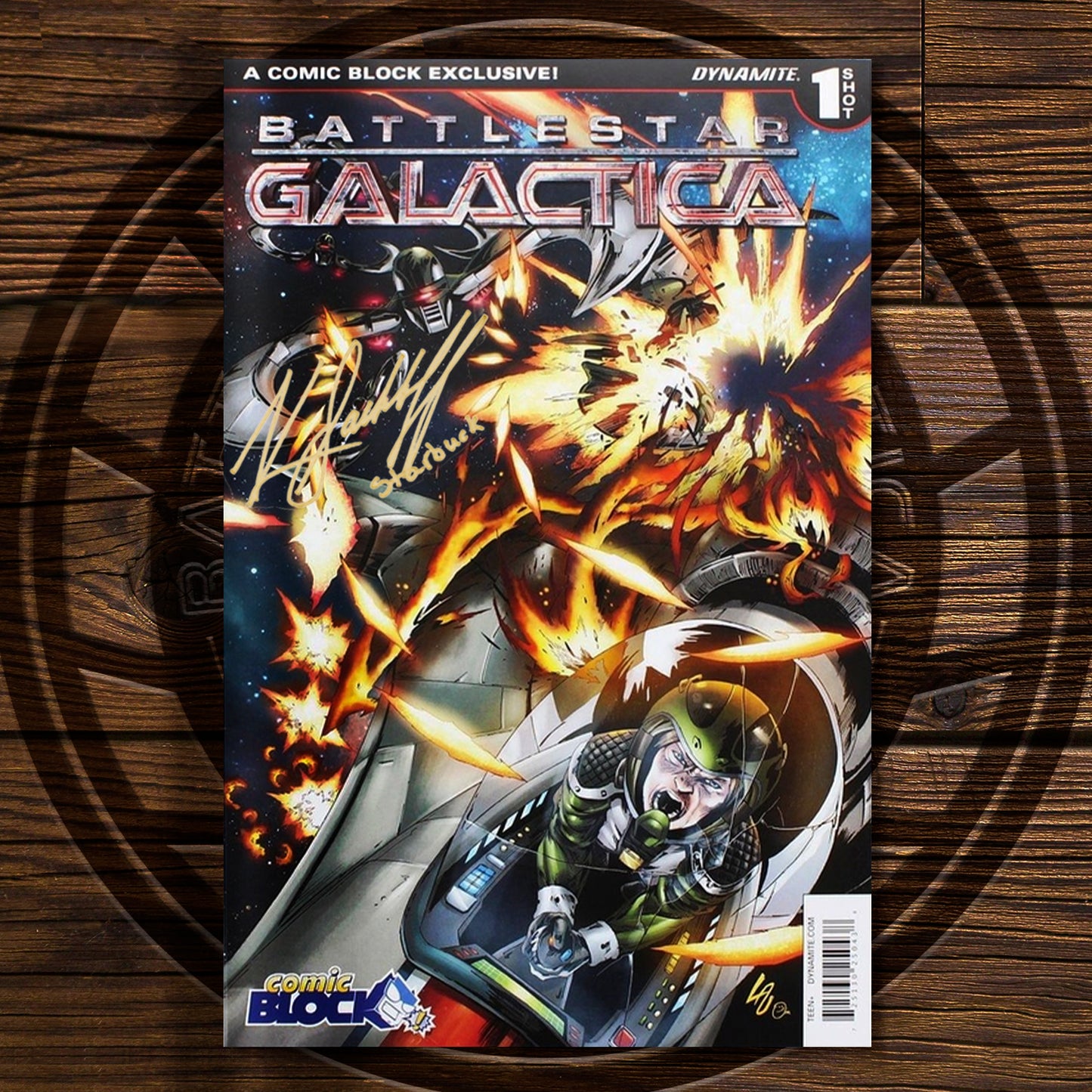 A comic book depicting a space battle scene from Battlestar Galactica.